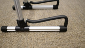 ZHRUNSのギタースタンドの脚部